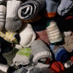 Lot of toddler socks 40+
